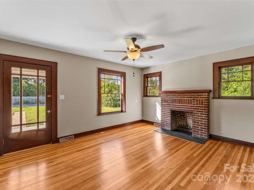 2523 Kool Park Road, Hickory, NC 28601.  MLS# CAR4186290, YatesRealty ID 23210. 