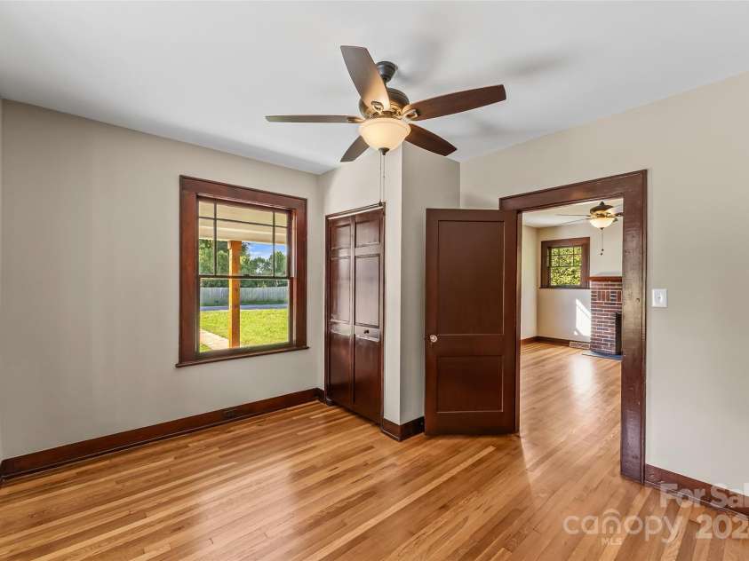 2523 Kool Park Road, Hickory, NC 28601.  MLS# CAR4186290, YatesRealty ID 23210. 