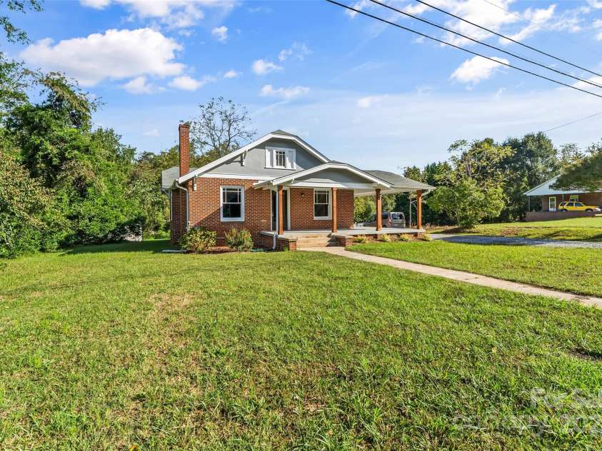 2523 Kool Park Road, Hickory, NC 28601.  MLS# CAR4186290, YatesRealty ID 23210. 