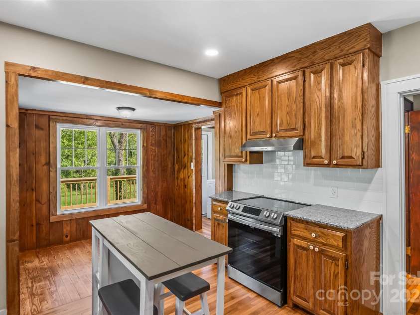 2523 Kool Park Road, Hickory, NC 28601.  MLS# CAR4186290, YatesRealty ID 23210. 