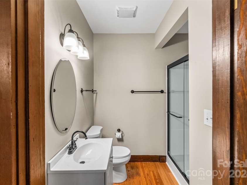 2523 Kool Park Road, Hickory, NC 28601.  MLS# CAR4186290, YatesRealty ID 23210. 