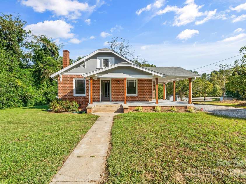 2523 Kool Park Road, Hickory, NC 28601.  MLS# CAR4186290, YatesRealty ID 23210. 