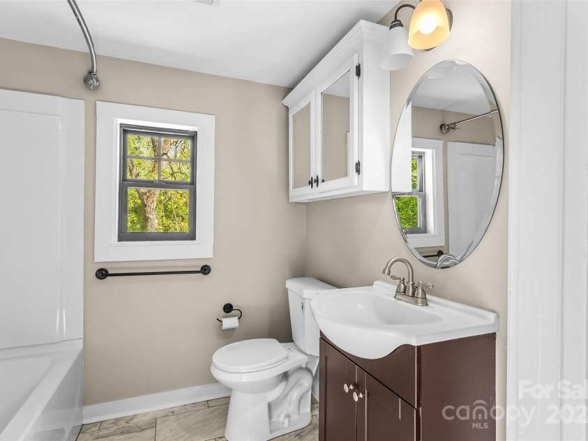 2523 Kool Park Road, Hickory, NC 28601.  MLS# CAR4186290, YatesRealty ID 23210. 