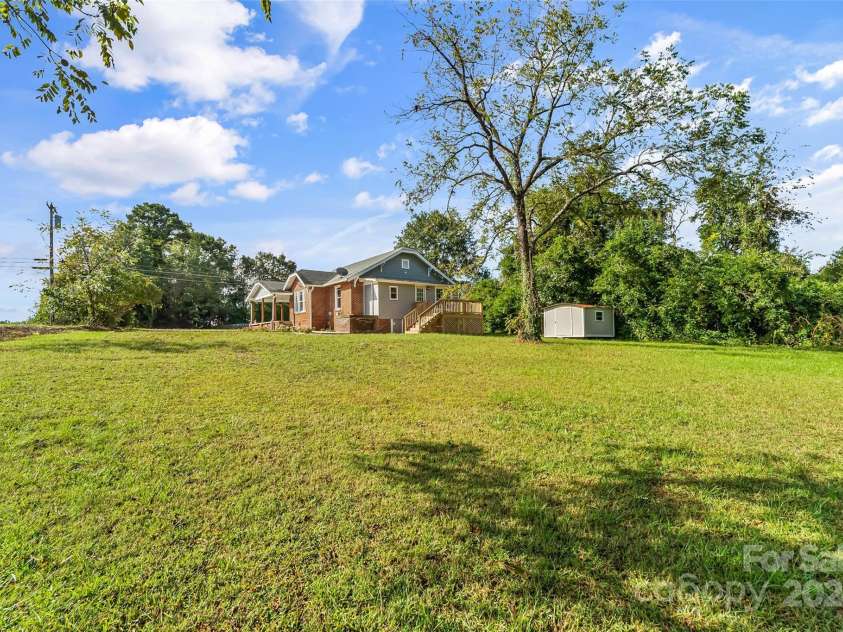 2523 Kool Park Road, Hickory, NC 28601.  MLS# CAR4186290, YatesRealty ID 23210. 