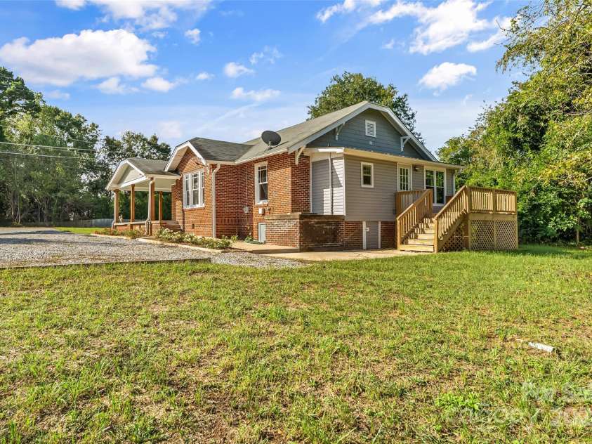 2523 Kool Park Road, Hickory, NC 28601.  MLS# CAR4186290, YatesRealty ID 23210. 