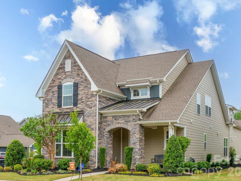 432 Hudson Place, Davidson, NC 28036.  MLS# CAR4377249, YatesRealty ID 23211. 