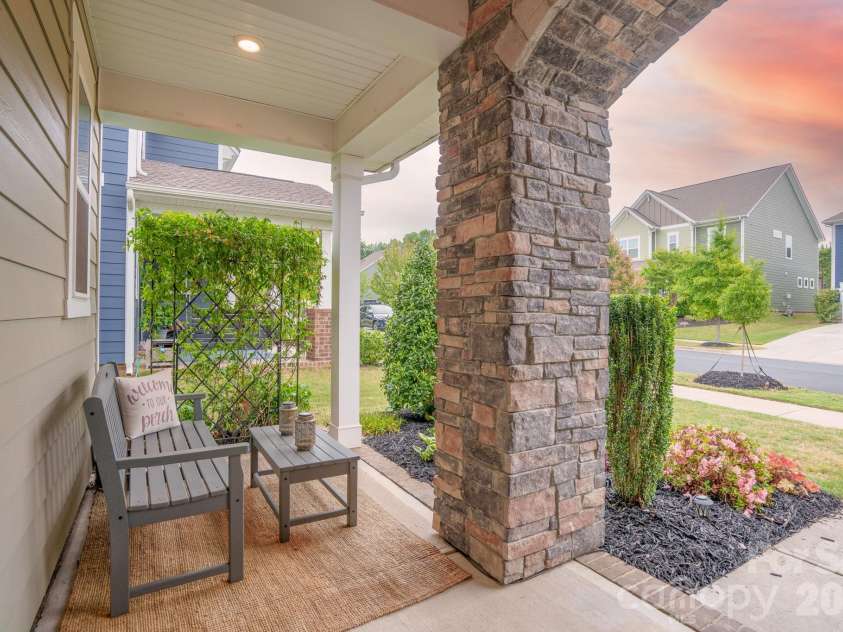 432 Hudson Place, Davidson, NC 28036.  MLS# CAR4377249, YatesRealty ID 23211. 