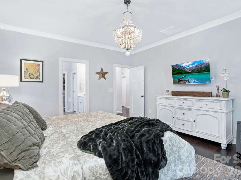 432 Hudson Place, Davidson, NC 28036.  MLS# CAR4377249, YatesRealty ID 23211. 