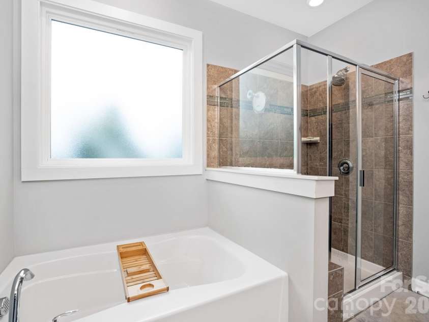 432 Hudson Place, Davidson, NC 28036.  MLS# CAR4377249, YatesRealty ID 23211. 