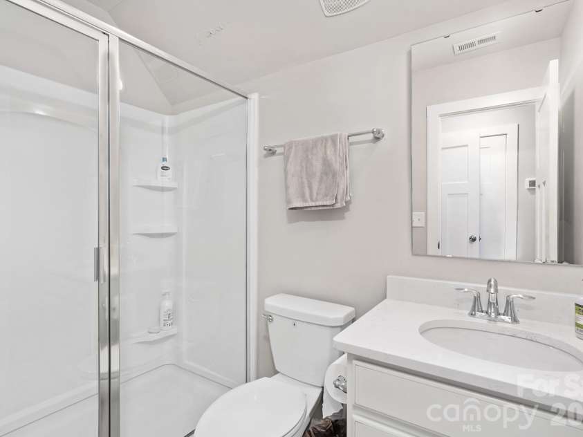 432 Hudson Place, Davidson, NC 28036.  MLS# CAR4377249, YatesRealty ID 23211. 