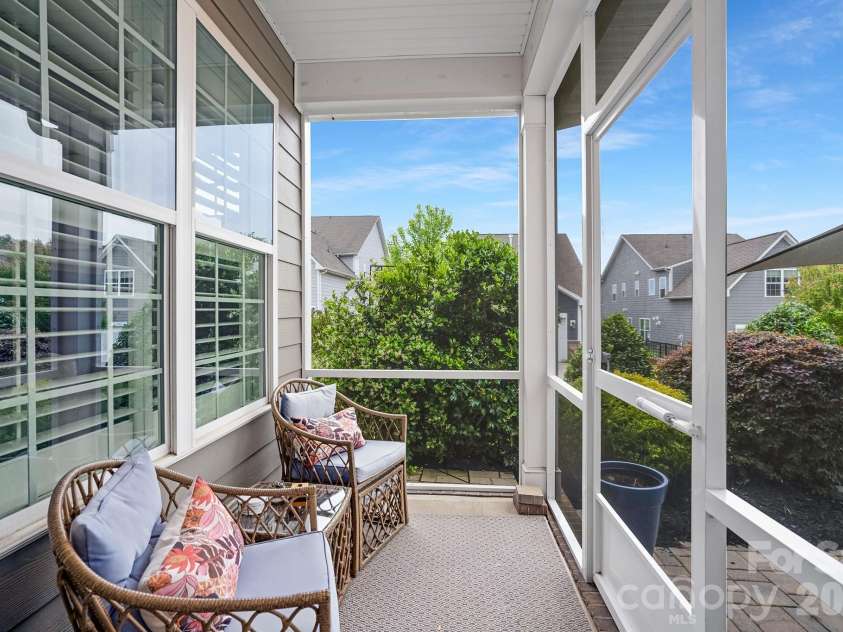 432 Hudson Place, Davidson, NC 28036.  MLS# CAR4377249, YatesRealty ID 23211. 