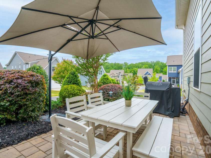 432 Hudson Place, Davidson, NC 28036.  MLS# CAR4377249, YatesRealty ID 23211. 