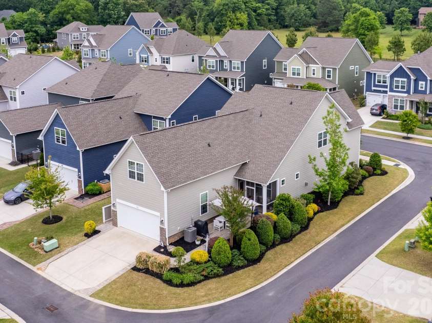 432 Hudson Place, Davidson, NC 28036.  MLS# CAR4377249, YatesRealty ID 23211. 