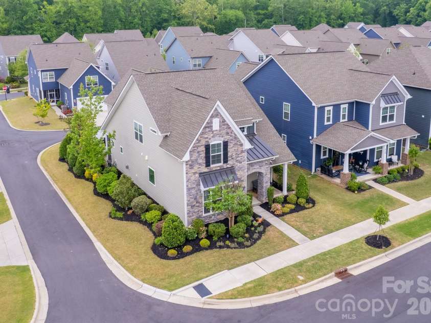 432 Hudson Place, Davidson, NC 28036.  MLS# CAR4377249, YatesRealty ID 23211. 
