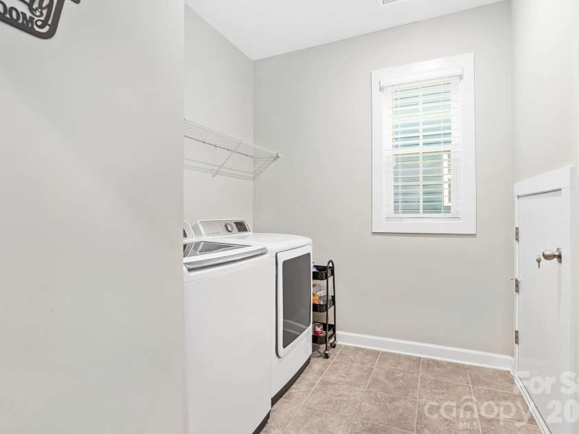 432 Hudson Place, Davidson, NC 28036.  MLS# CAR4377249, YatesRealty ID 23211. 