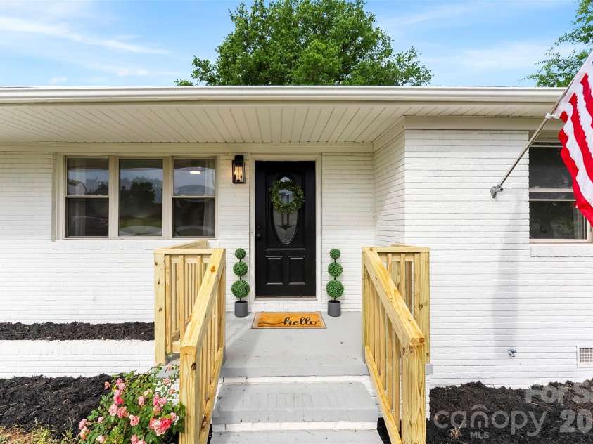 3811 Little Mountain Road, Gastonia, NC 28056.  MLS# CAR4376838, YatesRealty ID 23212. 