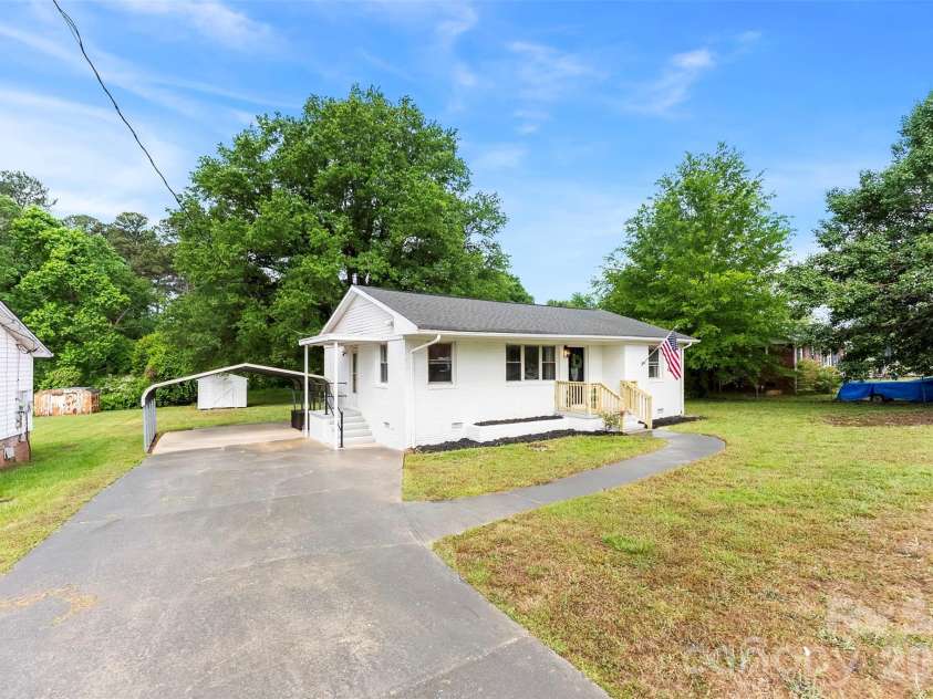 3811 Little Mountain Road, Gastonia, NC 28056.  MLS# CAR4376838, YatesRealty ID 23212. 