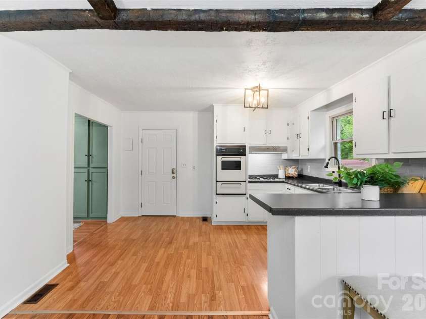 3811 Little Mountain Road, Gastonia, NC 28056.  MLS# CAR4376838, YatesRealty ID 23212. 