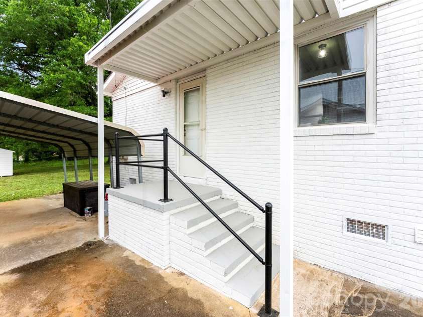 3811 Little Mountain Road, Gastonia, NC 28056.  MLS# CAR4376838, YatesRealty ID 23212. 
