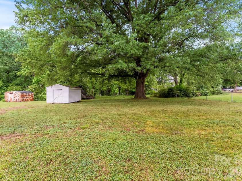 3811 Little Mountain Road, Gastonia, NC 28056.  MLS# CAR4376838, YatesRealty ID 23212. 