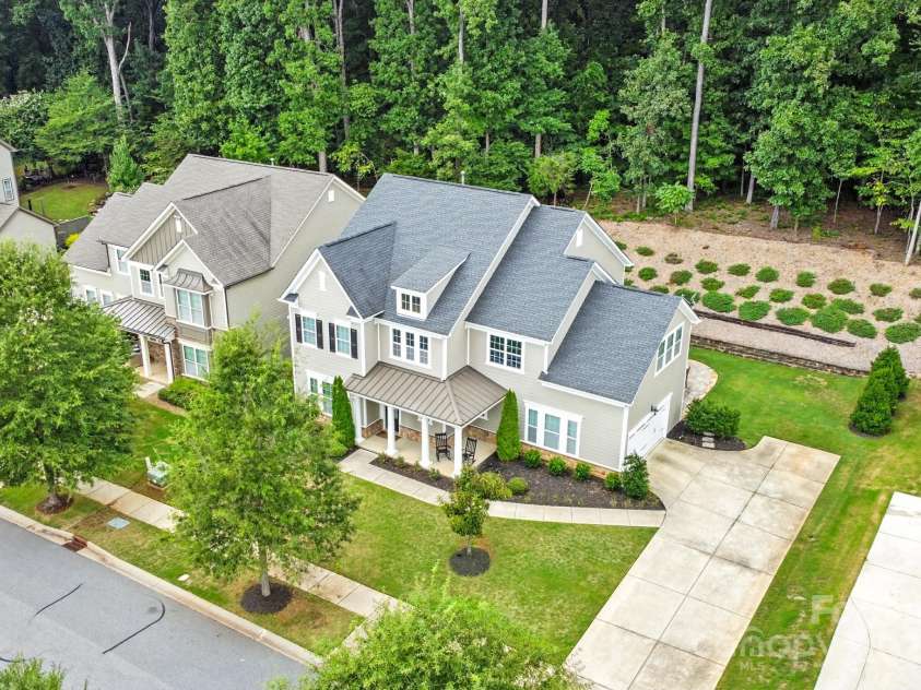 11216 Preservation Lane, Charlotte, NC 28278.  MLS# CAR4291378, YatesRealty ID 23213. 