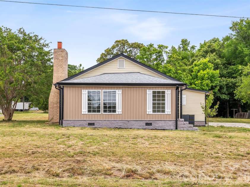 2480 Artz Road, Salisbury, NC 28146.  MLS# CAR4376858, YatesRealty ID 23214. 