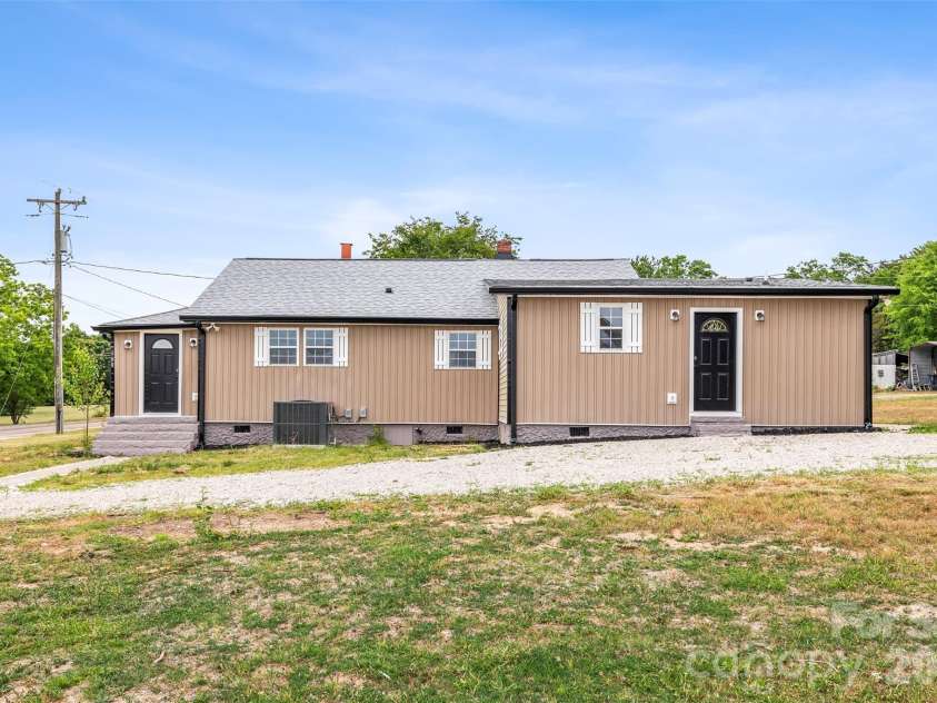 2480 Artz Road, Salisbury, NC 28146.  MLS# CAR4376858, YatesRealty ID 23214. 