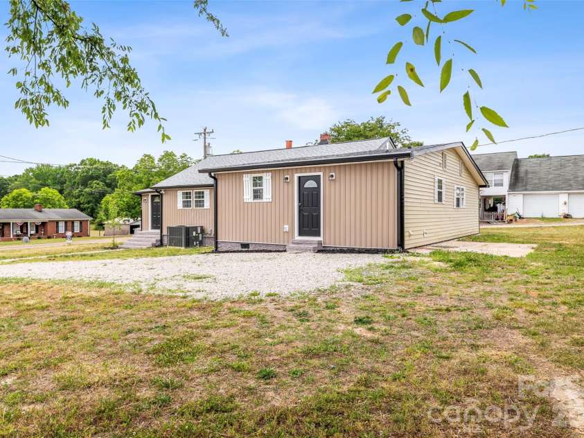 2480 Artz Road, Salisbury, NC 28146.  MLS# CAR4376858, YatesRealty ID 23214. 