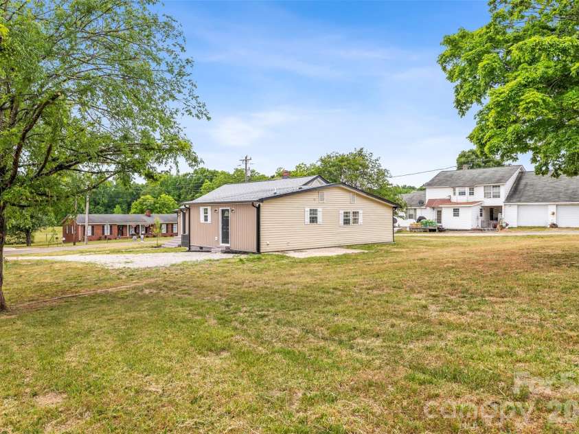 2480 Artz Road, Salisbury, NC 28146.  MLS# CAR4376858, YatesRealty ID 23214. 