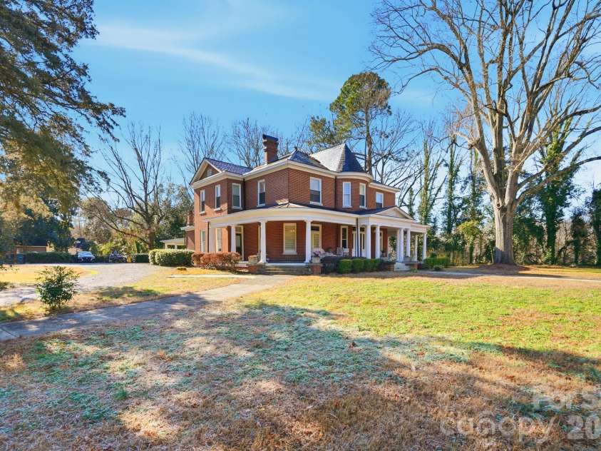 1103 Franklin Street, Monroe, NC 28112.  MLS# CAR4328672, YatesRealty ID 23215. Beautiful Grounds