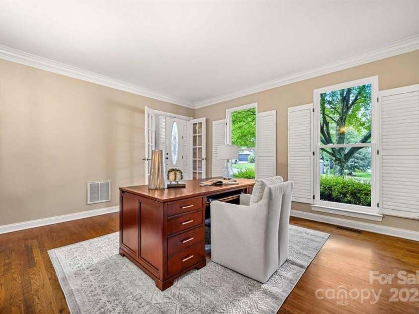 21621 Crown Lake Drive, Cornelius, NC 28031.  MLS# CAR4265644, YatesRealty ID 23215. 