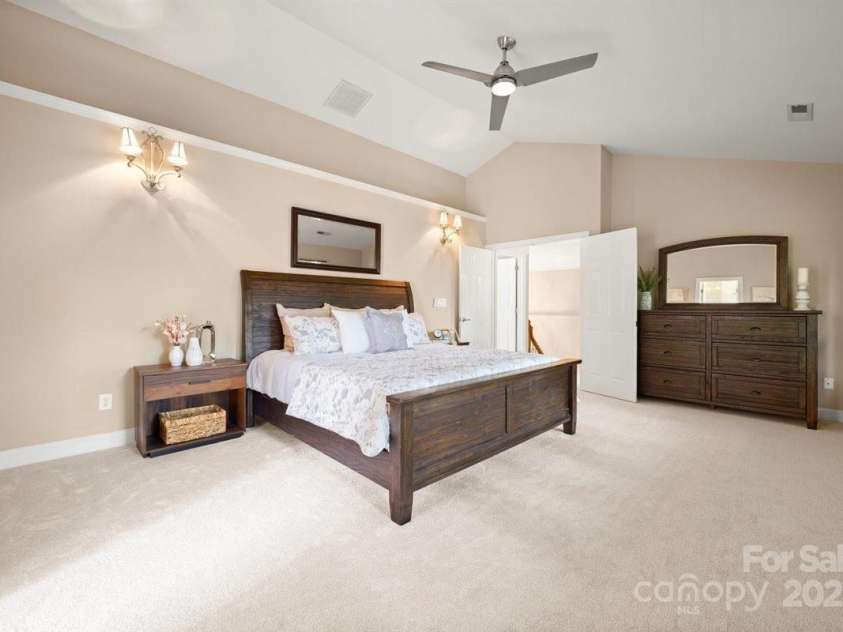 21621 Crown Lake Drive, Cornelius, NC 28031.  MLS# CAR4265644, YatesRealty ID 23215. 