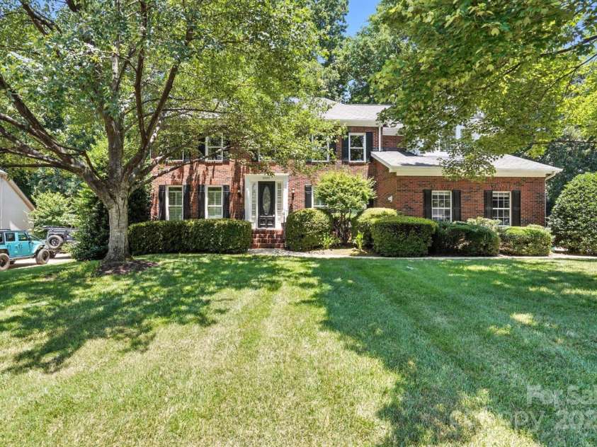 21621 Crown Lake Drive, Cornelius, NC 28031.  MLS# CAR4265644, YatesRealty ID 23215. 