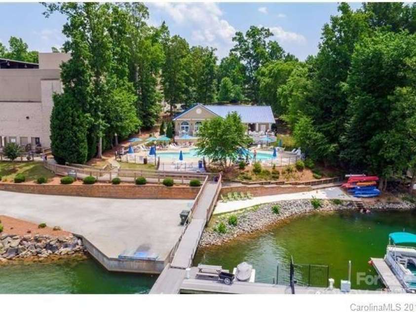 21621 Crown Lake Drive, Cornelius, NC 28031.  MLS# CAR4265644, YatesRealty ID 23215. 