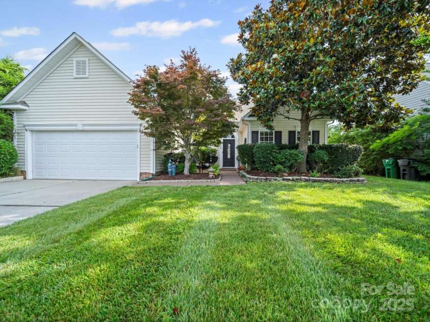 11909 Creek Turn Drive, Charlotte, NC 28278.  MLS# CAR4267264, YatesRealty ID 23216. 