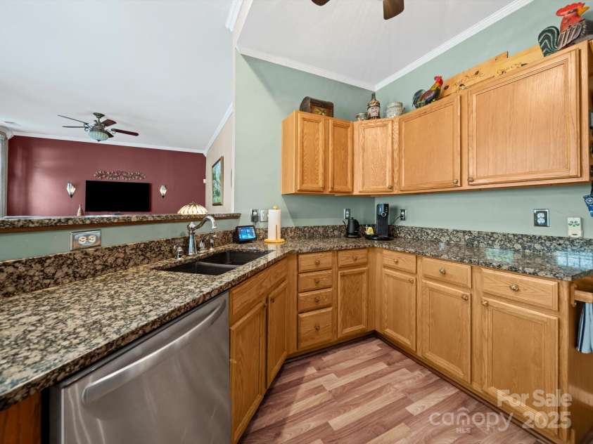 11909 Creek Turn Drive, Charlotte, NC 28278.  MLS# CAR4267264, YatesRealty ID 23216. 