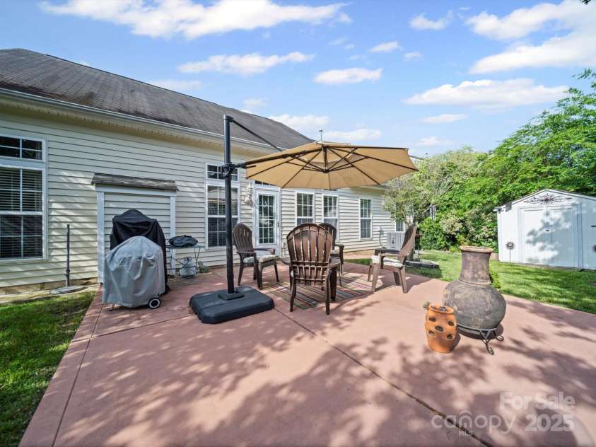 11909 Creek Turn Drive, Charlotte, NC 28278.  MLS# CAR4267264, YatesRealty ID 23216. 