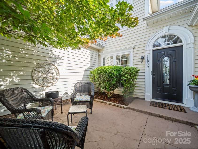 11909 Creek Turn Drive, Charlotte, NC 28278.  MLS# CAR4267264, YatesRealty ID 23216. 