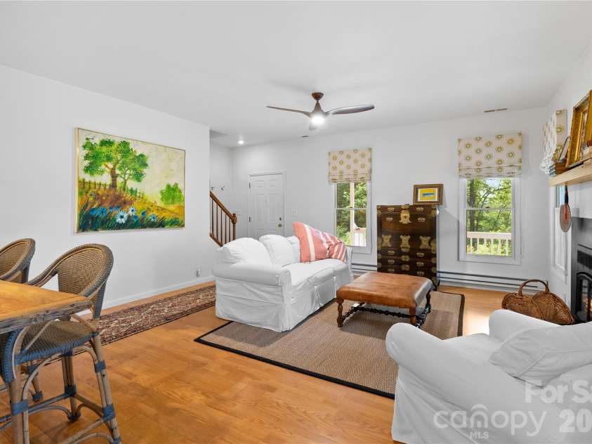 109 Paradise Circle, Clyde, NC 28721.  MLS# CAR4341580, YatesRealty ID 23219. 