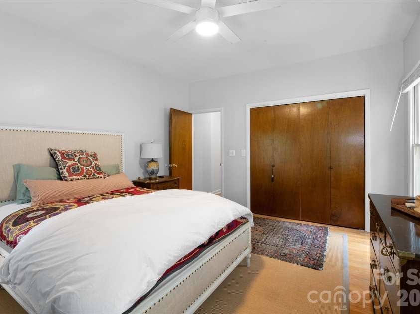 109 Paradise Circle, Clyde, NC 28721.  MLS# CAR4341580, YatesRealty ID 23219. 