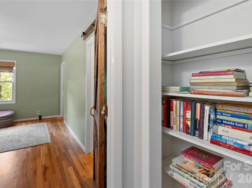 109 Paradise Circle, Clyde, NC 28721.  MLS# CAR4341580, YatesRealty ID 23219. 