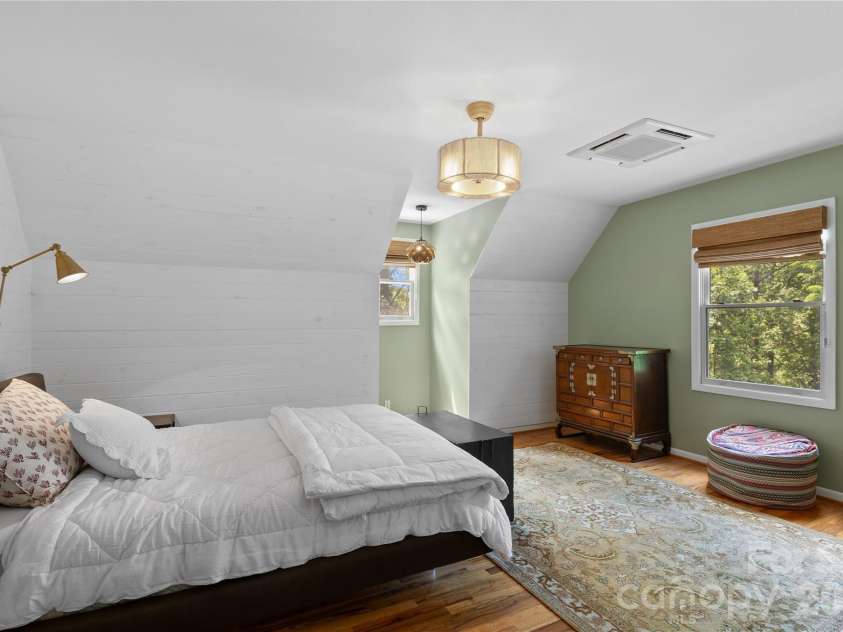 109 Paradise Circle, Clyde, NC 28721.  MLS# CAR4341580, YatesRealty ID 23219. 