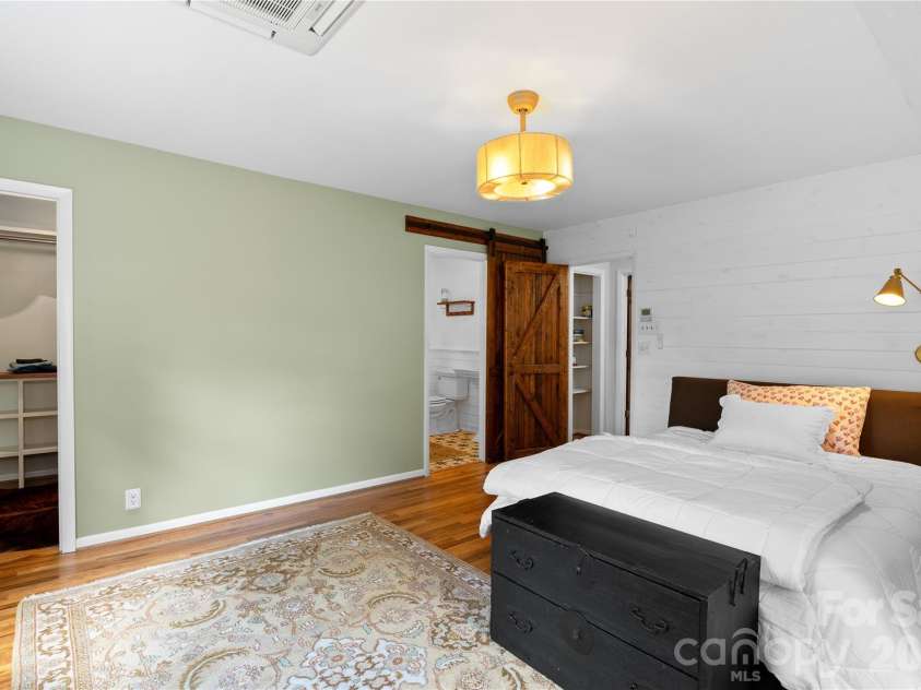 109 Paradise Circle, Clyde, NC 28721.  MLS# CAR4341580, YatesRealty ID 23219. 