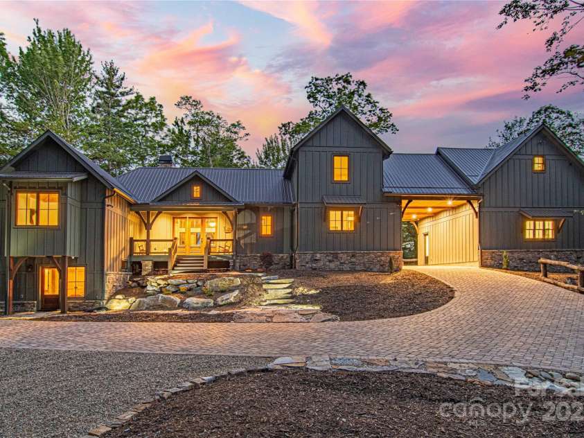 142 Brook Trout Trail, Cashiers, NC 28717.  MLS# CAR4313305, YatesRealty ID 2322. 