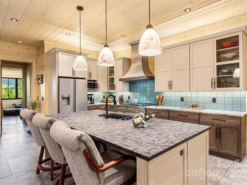 142 Brook Trout Trail, Cashiers, NC 28717.  MLS# CAR4313305, YatesRealty ID 2322. 