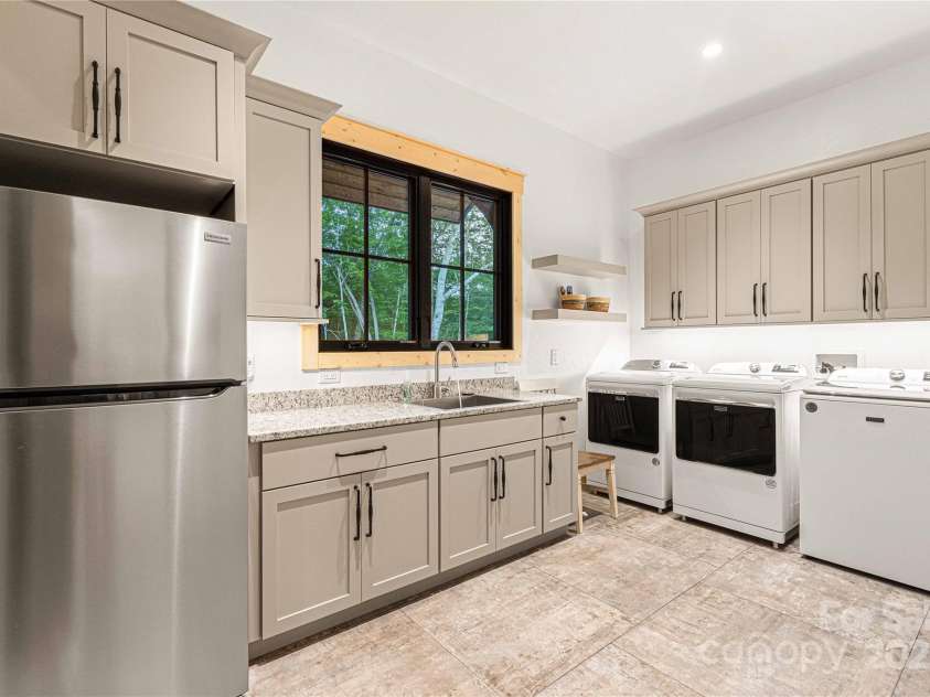 142 Brook Trout Trail, Cashiers, NC 28717.  MLS# CAR4313305, YatesRealty ID 2322. 