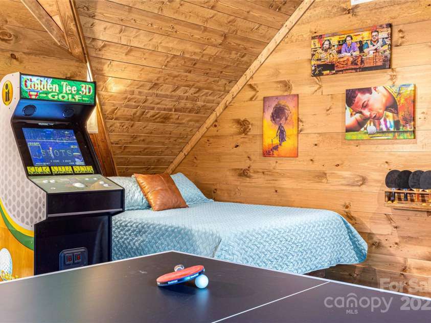 142 Brook Trout Trail, Cashiers, NC 28717.  MLS# CAR4313305, YatesRealty ID 2322. 