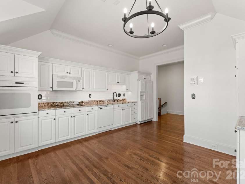 17429 Staysail Court, Cornelius, NC 28031.  MLS# CAR4337983, YatesRealty ID 2322. 2nd full kitchen upstairs