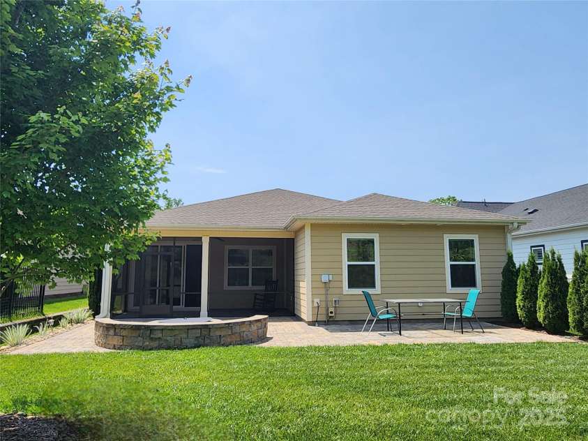 5003 Looking Glass Trail, Denver, NC 28037.  MLS# CAR4264168, YatesRealty ID 23220. 