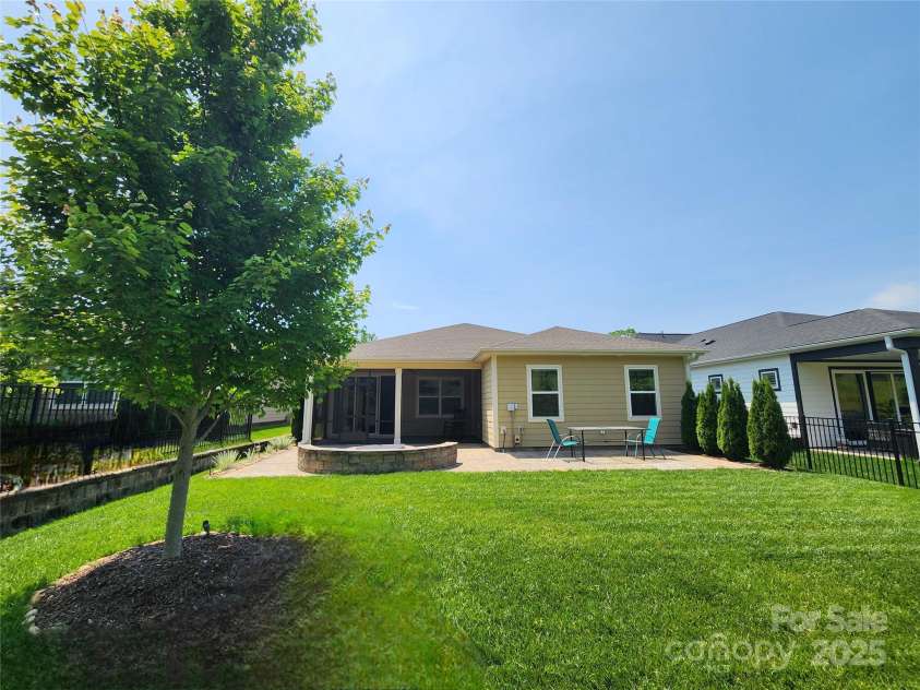 5003 Looking Glass Trail, Denver, NC 28037.  MLS# CAR4264168, YatesRealty ID 23220. 